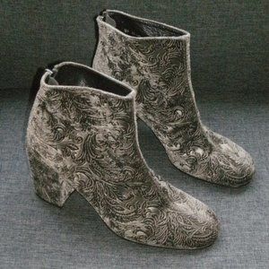 Stuart Weitzman GREEN TAPESTRY VELVET ANKLE BOOT 3" CHUNKY HEEL ROUND TOE size 7